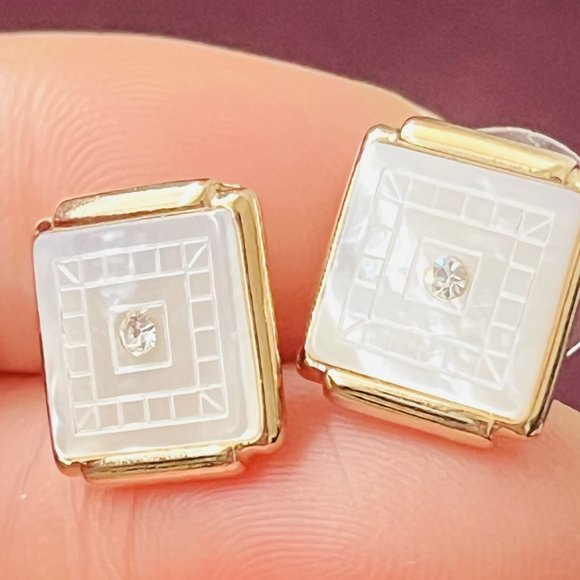 Vintage MONET Natural Rainbow Mother of Pearl Shell Earrings w/Rhinestone - Picture 2 of 5